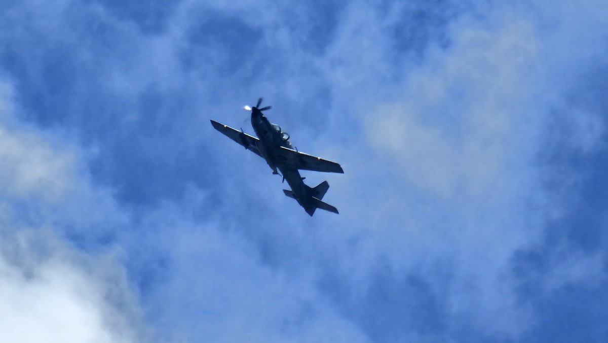chartonsalvador's tweet photo. Esquadrão Joker A-29 em treinamento na BANT
#bant
#fab #a29 https://t.co/3KWP2NNMB6