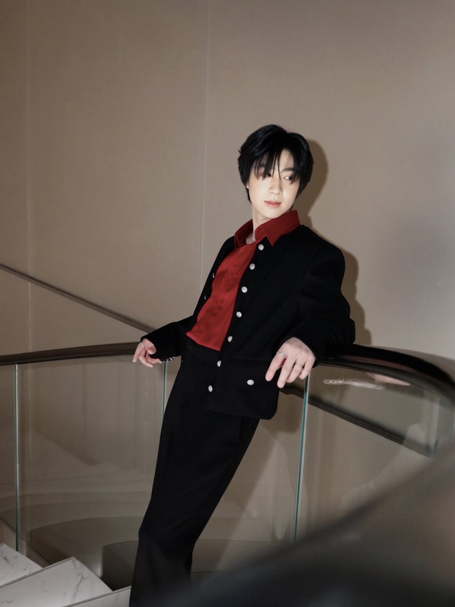 hillgo2917's tweet photo. 🖤🍷🥀
#grandivoryrec
#grandivoryartist
#hillgowatcharakorn
#FeedxKhaosodAwards2026
#FeedxKhaosodAwards2026xGIR
#FeedxKhaosodAwards2026xHillgo https://t.co/4aocqWzIHp