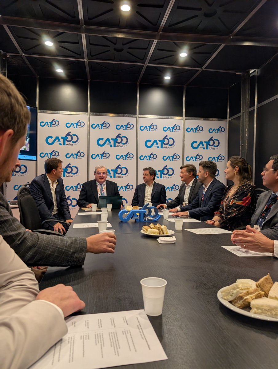 Def_Turista's tweet photo. Reunión de Miembros Afiliados de #ONUTurismo @UNWTO en la @feriadeturismo de #BuenosAires en @LaRural_BsAs https://t.co/QJ9NkycqBg