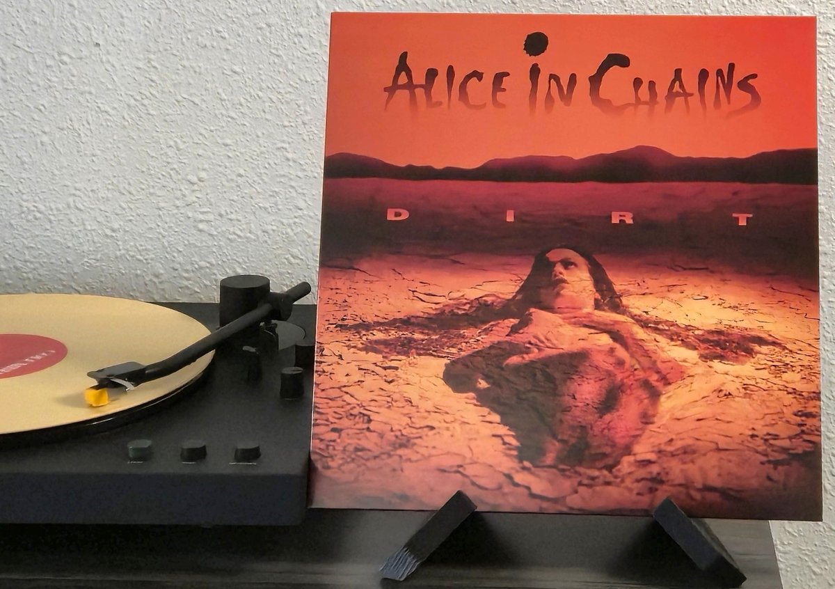 TheMetalPulse's tweet photo. Now playing...

Alice in Chains - "Dirt" 🤘

Happy 34th Birthday! 🎂

#metalpulse #nowplaying #aliceinchains #grunge #alternativemetal #heavymetal #onthisday #anniversary https://t.co/2vagfn3bjr