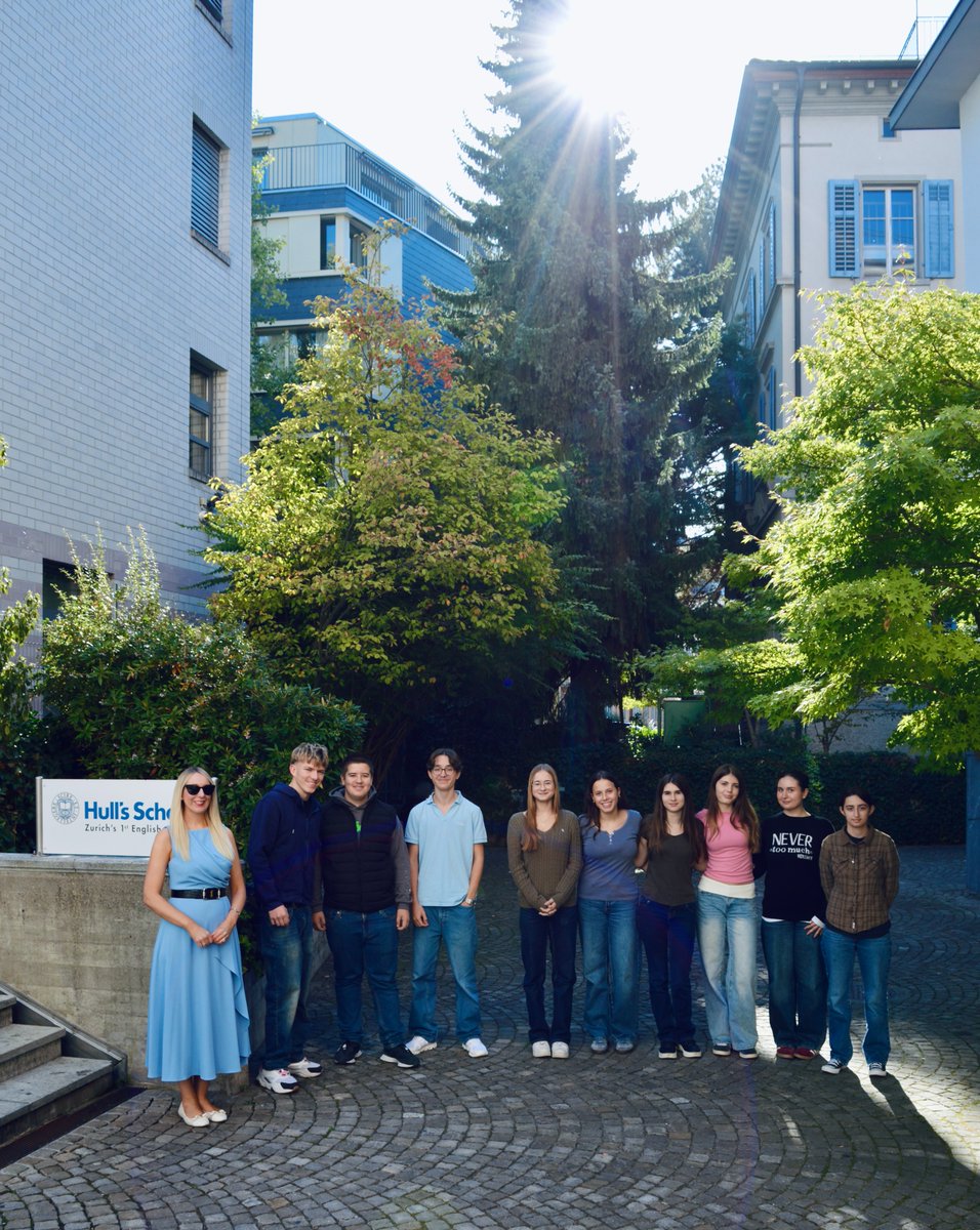HullZurich's tweet photo. Art History trip to the Vincent van Gogh exhibition: VINCENT – Between Madness and Wonder. #hullsschoolofficial #ArtHistory #VincentVanGogh #VanGoghImmersive #ImmersiveArt #VINCENTBetweenMadnessAndWonder #VINCENTZwischenWahnUndWunder #LichthalleMAAG #Zürich https://t.co/ETd9SUCYRX