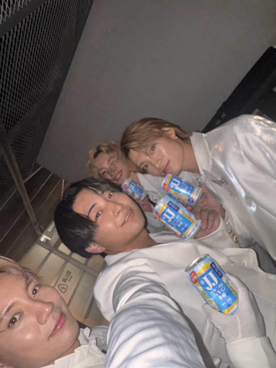 ryuta_urahara's tweet photo. 最高だった！ありがと！
みんなもJJで乾杯しよう！ https://t.co/4IuwTSltGb