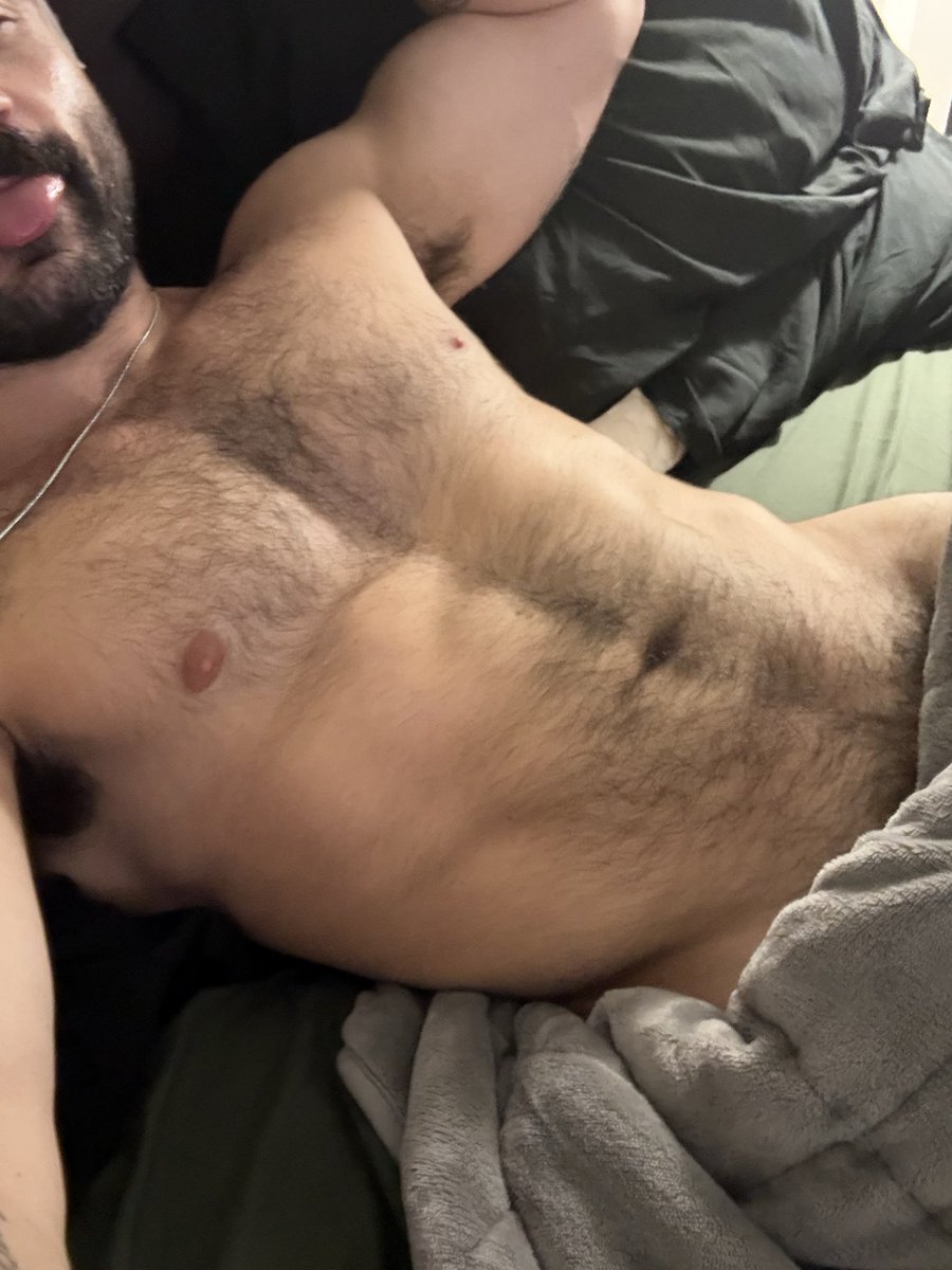 gay_dunaway's tweet photo. Got all this space with no cuddle buddy 😤 https://t.co/acp5q6Ocb2
