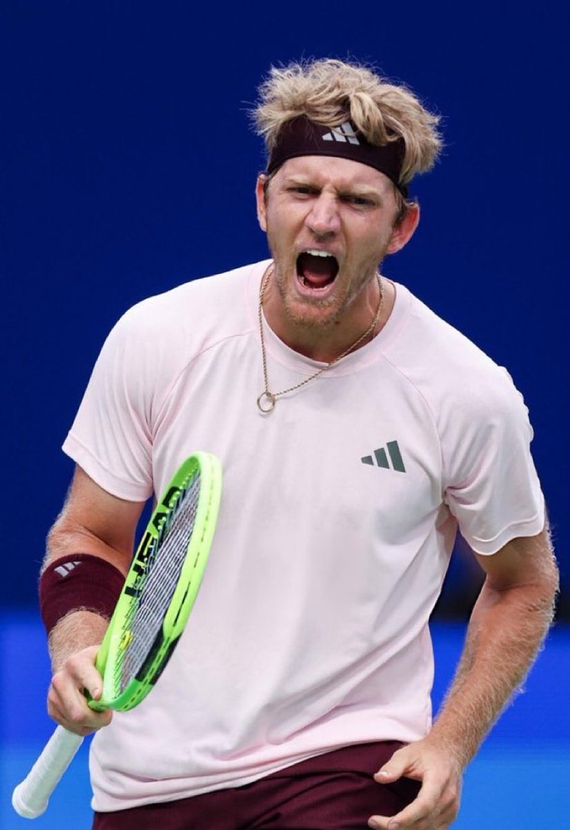 hernanqo's tweet photo. DAVIDOVICH FOKINA CAMPEÓN EN CHENGDU 🇪🇸

Alejandro Davidovich Fokina se impone ante Hubert Hurkacz (6-4, 7-6) y valida un magnífico regreso tras dos meses y medio de ausencia.

Tras haber comenzado con cinco derrotas en finales, el español logra su segundo título en 2026. 🏆 https://t.co/t0ZarMIMEa