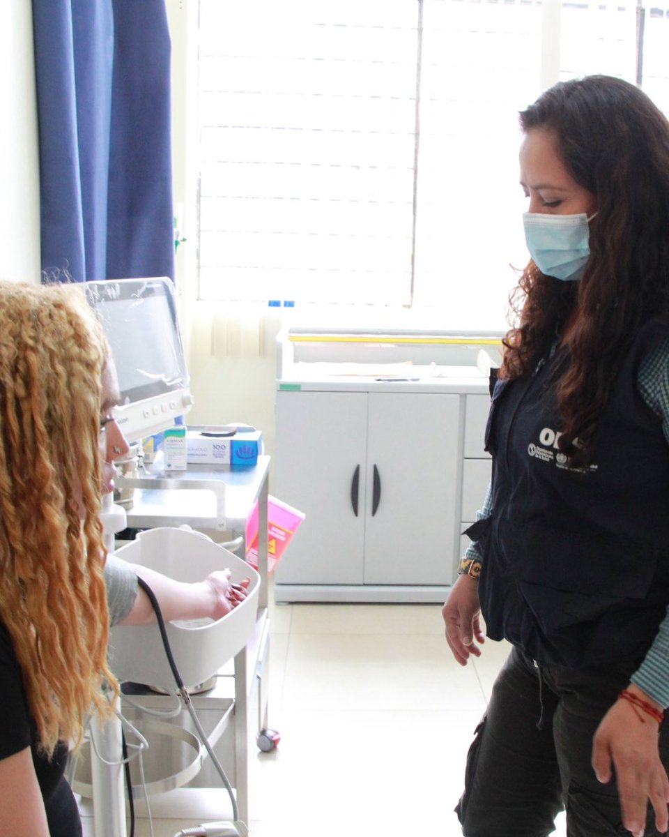 Salud_Ec's tweet photo. Estamos donde la gente nos necesita, en territorio.🔍

#Quito | La viceministra de Gobernanza de la Salud, Dra. Wendy Gavica, supervisó los Centros de Salud Tipo A Obrero Independiente y San José de Monjas.

Se dispuso:
• Elevar el abastecimiento de medicamentos y dispositivos médicos al menos al 60 % en ambos centros y el crecimiento progresivo.
• Organizar el archivo pasivo en Obrero Independiente.
• Dar mantenimiento a los sillones odontológicos en San José de Monjas.

En 21 días volveremos para verificar el cumplimiento.

#DepuraciónEnSalud #SupervisiónEnTerritorio #CumplimientoProgresivo
