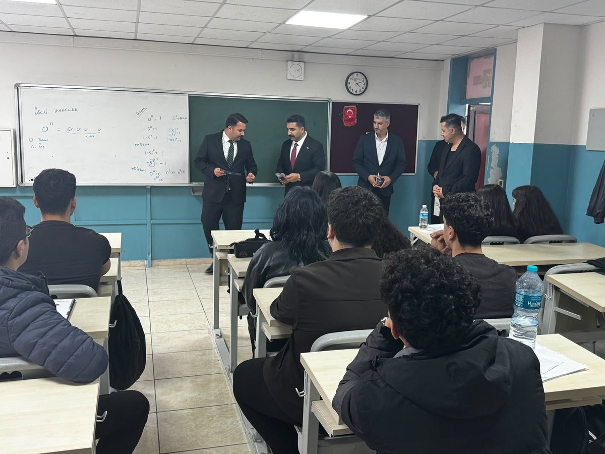 Aalparslandogan's tweet photo. 📍Güngören

Güngören Borsa İstanbul Mesleki ve Teknik Anadolu Lisesi’ni ziyaret ederek okul müdürü ve öğrencilerimizle bir araya geldik.

Ziyaretimiz kapsamında, Genel Merkezimiz tarafından hazırlanan Ülkü Ocakları Uzaktan Eğitim Merkezi #ÜOUZEM çalışmamızı genç kardeşlerimize tanıtarak, armağan ettik.

Misafirperverlikleri için Okul Müdürü Sayın Ümit Yıldırım’a, okul idaresine ve kıymetli öğretmenlerimize teşekkür ederiz.