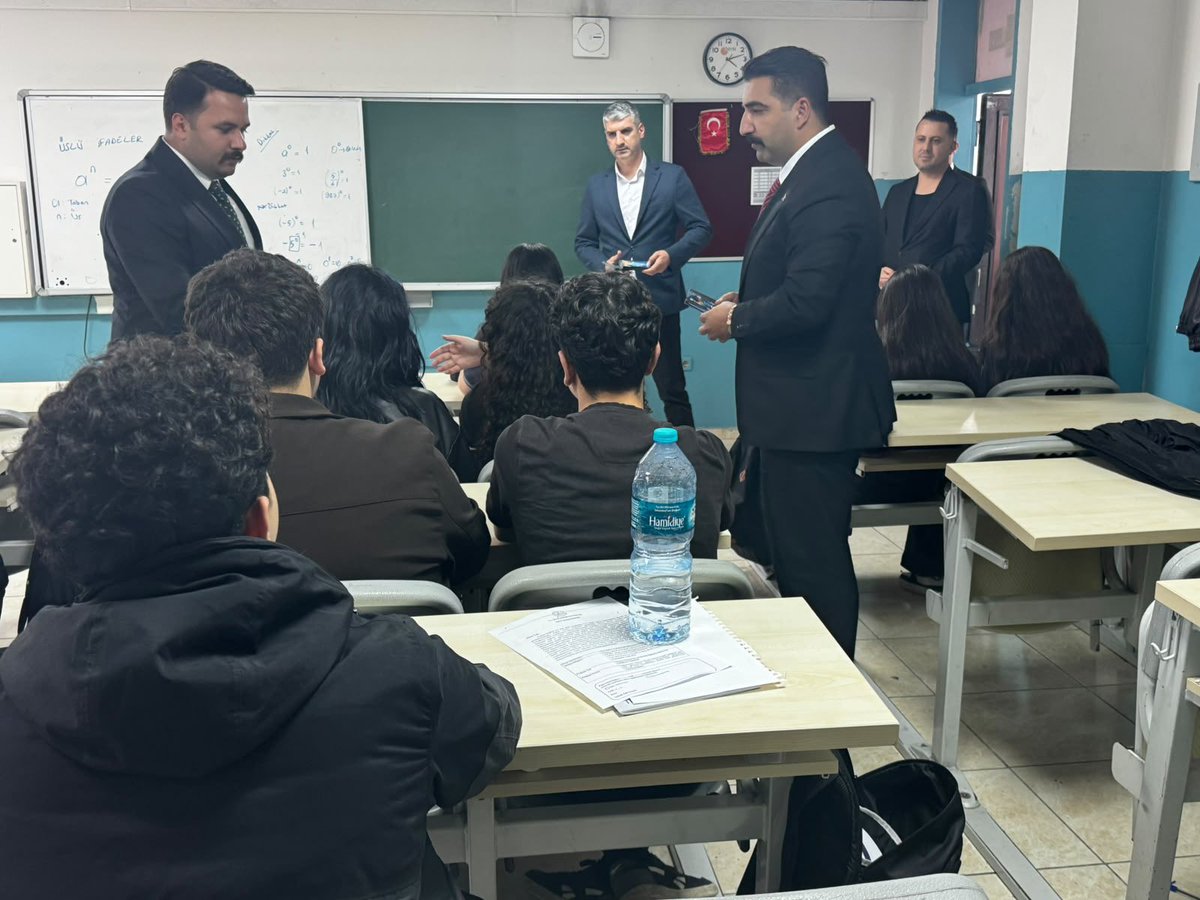 Aalparslandogan's tweet photo. 📍Güngören

Güngören Borsa İstanbul Mesleki ve Teknik Anadolu Lisesi’ni ziyaret ederek okul müdürü ve öğrencilerimizle bir araya geldik.

Ziyaretimiz kapsamında, Genel Merkezimiz tarafından hazırlanan Ülkü Ocakları Uzaktan Eğitim Merkezi #ÜOUZEM çalışmamızı genç kardeşlerimize tanıtarak, armağan ettik.

Misafirperverlikleri için Okul Müdürü Sayın Ümit Yıldırım’a, okul idaresine ve kıymetli öğretmenlerimize teşekkür ederiz.