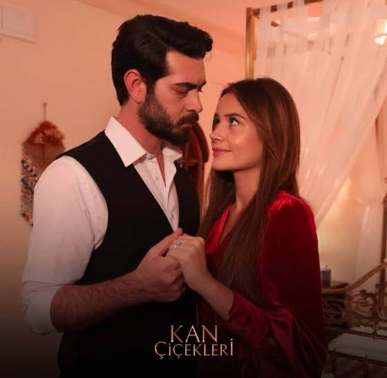 IconicRankings's tweet photo. 🏆 The Best Couples on Turkish TV Series of All Time!
According to the latest Turkish TV Poll:

1. Dilan & Baran (Kan Çiçekleri) — 8,947 Votes 
2. Hira & Orhun (Esaret) — 7,423 Votes 
3. Reyhan & Emir (Yemin) — 6,643 Votes 
4. Zehra & Ömer (Adını Sen Koy)
5. Azra & Cenk (Elimi Bırakma)
6. Seher & Yaman (Emanet)
7. Azize & Devran (Sahipsizler)
8. Sanem & Can (Erkenci Kuş)
9. Dünya & Umut (Yazgı)
10. Zeynep & Halil (Rüzgarlı Tepe)