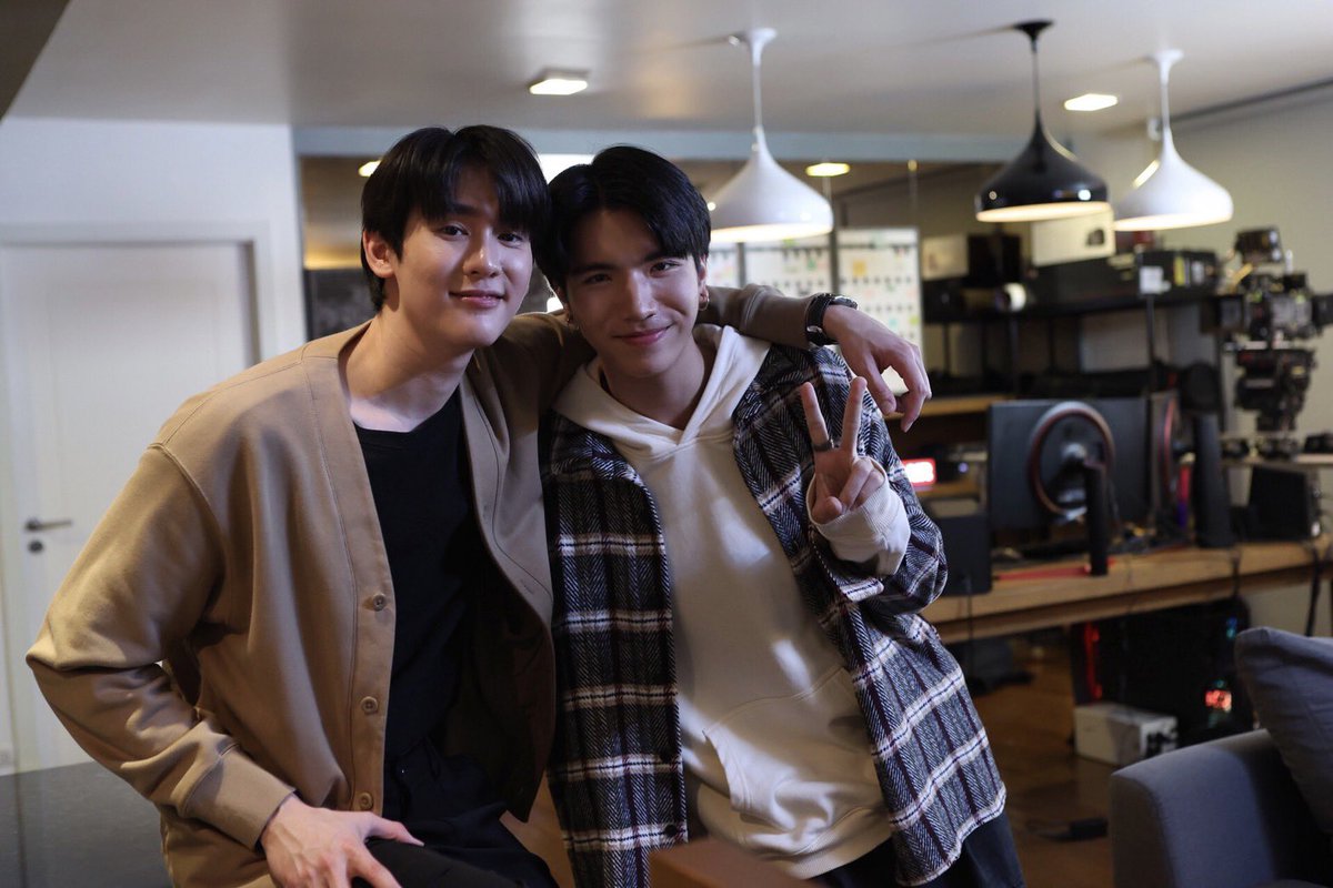 keenkeno_sp's tweet photo. @fis94 อ่ะคนสวยพี่ให้

#.เพลงดีรุ่นพี่หญิงแกร่ง #.วงรุ่นพี่น่ากลัว #.วงรุ่นพี่ชอบเป็นได้แค่เฟรนลิส https://t.co/b6umsKmLbB