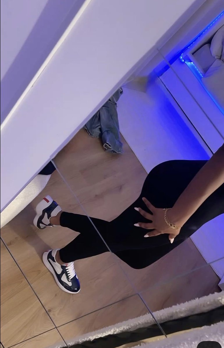 kayzz692's tweet photo. Qui dispo pour se faire dépouiller #moneyslave #paypig #moneymiss #soumis #domina https://t.co/GBNfIuGT8o
