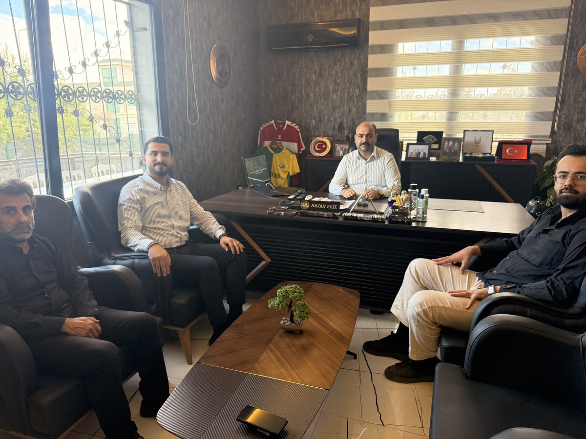 FBozdag63's tweet photo. Çok Kıymetli Önce ki dönem İlçe Gençlik Kolları Başkanımız Sayın Abdullah Erik’i 

Cumhurbaşkanımızın Katılımlarıyla 
Gerçekleştirilecek Olan Miting ve Programlara Davet Etmek Üzere Başkan Vekilimizle ziyaret gerçekleştirdik.

@avyusufibis @bybekirbozdag @osmannazlier @milhamigunbegi @fatihseyrekk @furkankucukk_ @avorhancelik @Makbulee_Oruc