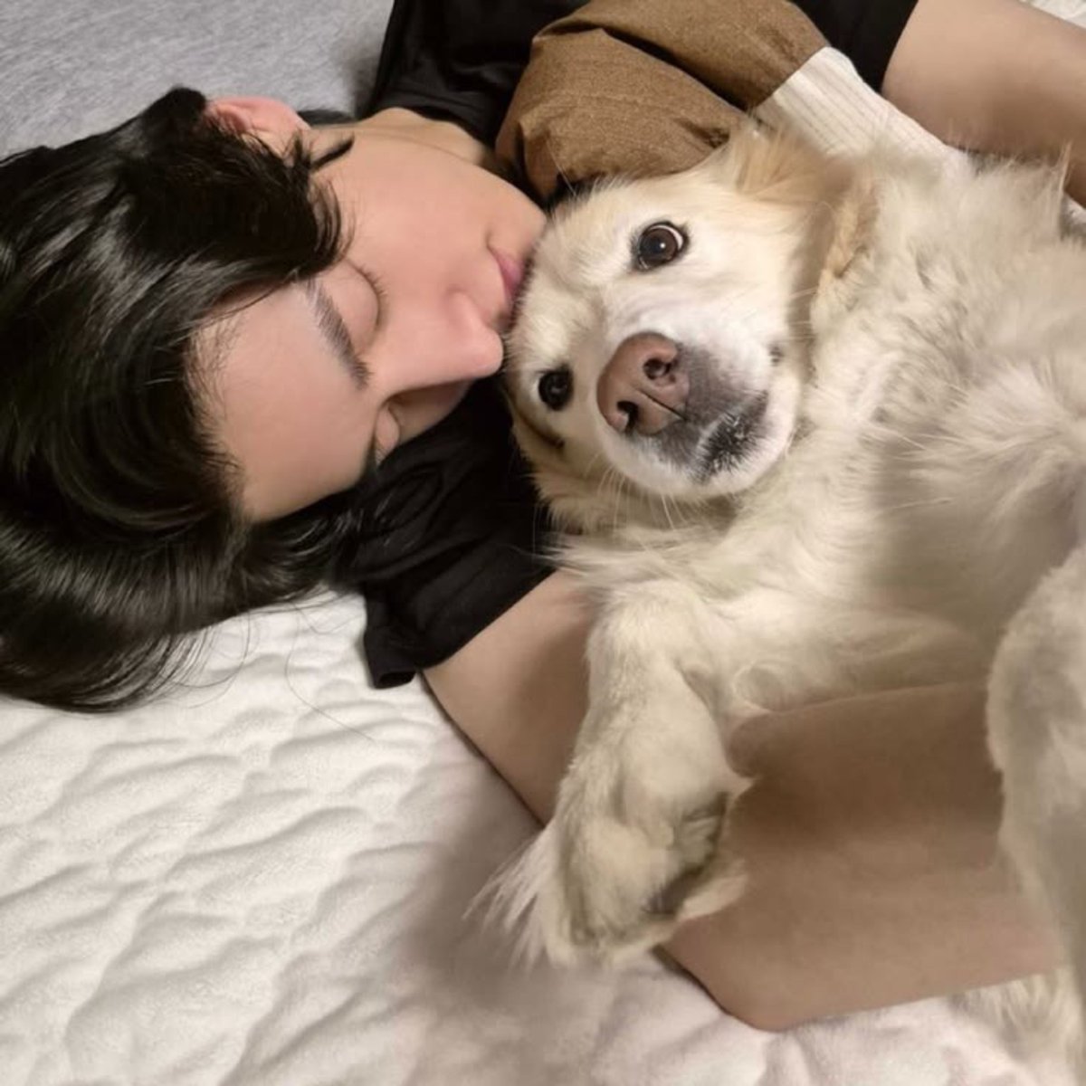 acervojakelayla's tweet photo. ๐พ ๐ welcome to @acervojakelayla !
Um cantinho dedicado a guardar os momentos mais especiais do #JAKE e sua melhor amiga, Laylaโฅ๏ธ
Por aqui, vocรชs encontrarรฃo fotos, vรญdeos, atualizaรงรตes e registros dessa duplinha querida.
Que nosso acervo seja cheio de amor e fofura! ๐ค๐ถ https://t.co/jMtTzpXoTk