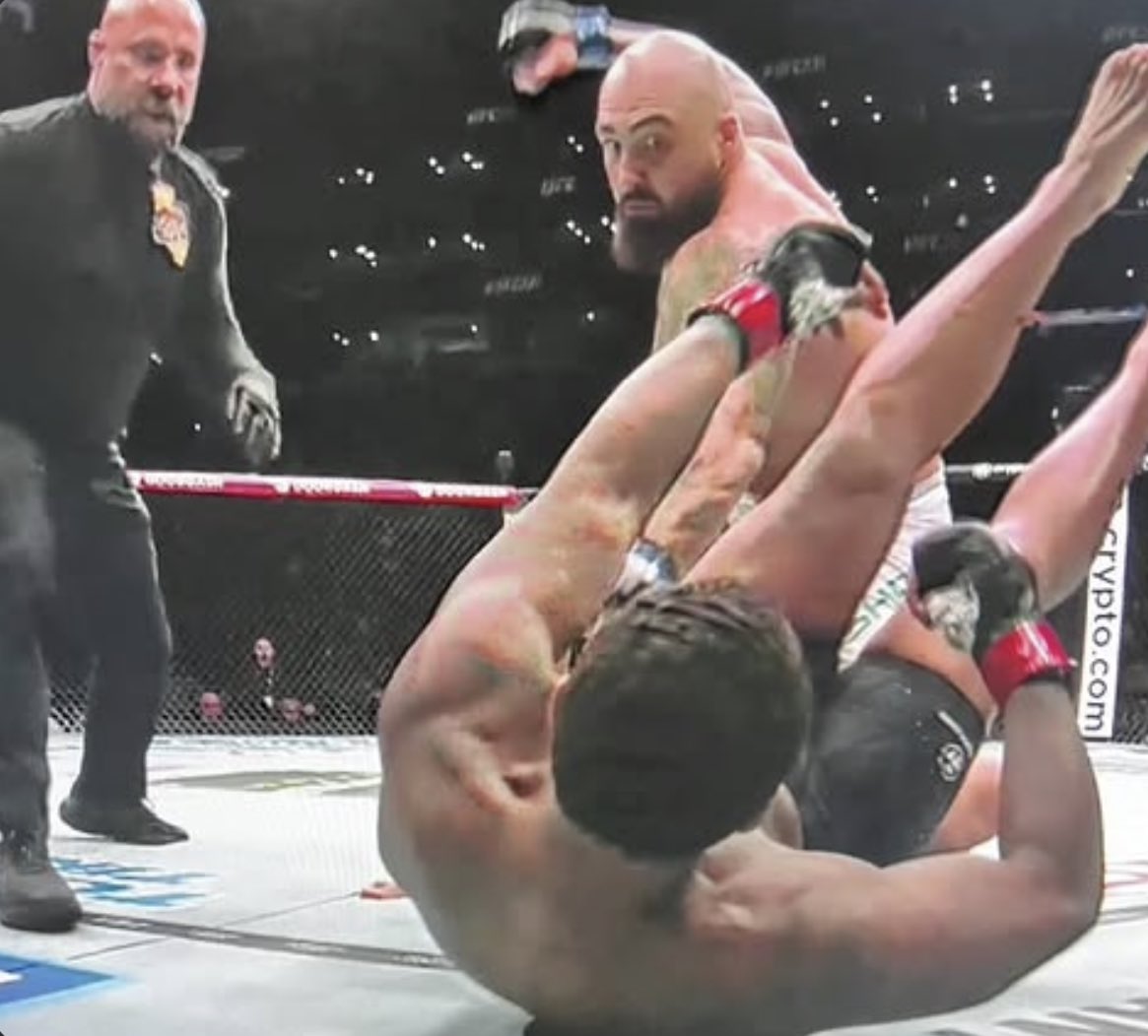 phiIIipgravez88's tweet photo. @FormulaFocus99 @MoneyManzelMMA he lost to a barcelos (as one of the biggest ufc betting favorites) that literally almost died a couple days ago. his little butt buddy escapades are just as bad as the rapists and beaters; it’s unnatural and wrong. https://t.co/XDVmiOM8xx