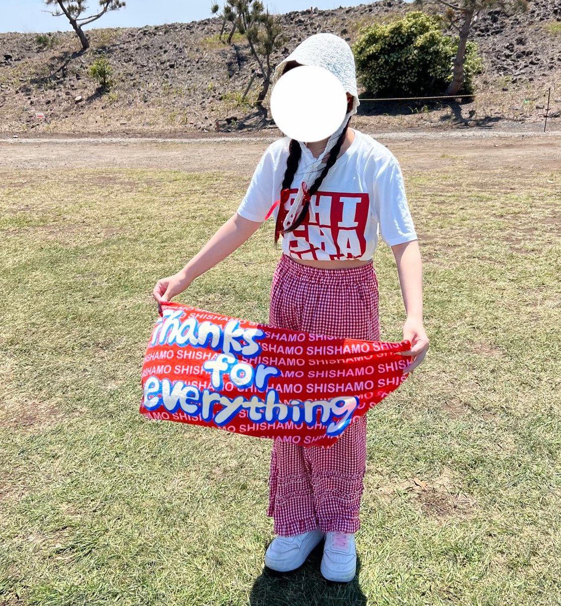 ksms_02's tweet photo. 好きな服を着て好きな音楽を聴けるフェスは大好きだけど、もうおばさんは体力ない^_^^_^^_^ https://t.co/PhxoSpqTVj