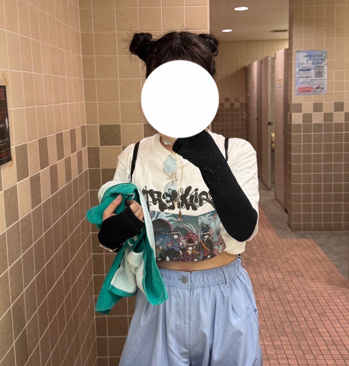 ksms_02's tweet photo. 好きな服を着て好きな音楽を聴けるフェスは大好きだけど、もうおばさんは体力ない^_^^_^^_^ https://t.co/PhxoSpqTVj