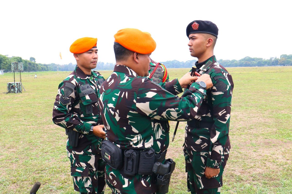 PenSulaiman's tweet photo. Kadisops Lanud Sulaiman Hadiri Wingday Kursus Paradasar A-213 PA PK Alumni S1 Unhan TA 2026 https://t.co/2Ctz1FHV1g