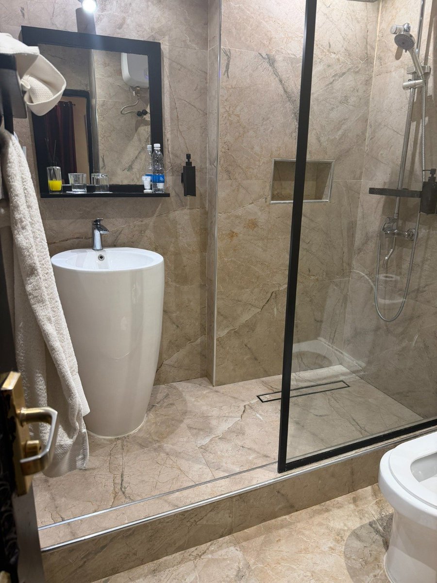 ArquitectoxHora's tweet photo. Martes de la 5° semana concecutiva del Especial de Baños y parece que el impulso inicial va decayendo. Ya no hay tantos RT ni ❤️
Déjeme en comentarios si les gustaron los de hoy (les hice un 4x1) y si seguimos o mejor cortamos acá y nos retiramos con dignidad 😉

Los leo 👇🏻👇🏻 https://t.co/z6m2Ay4lcH