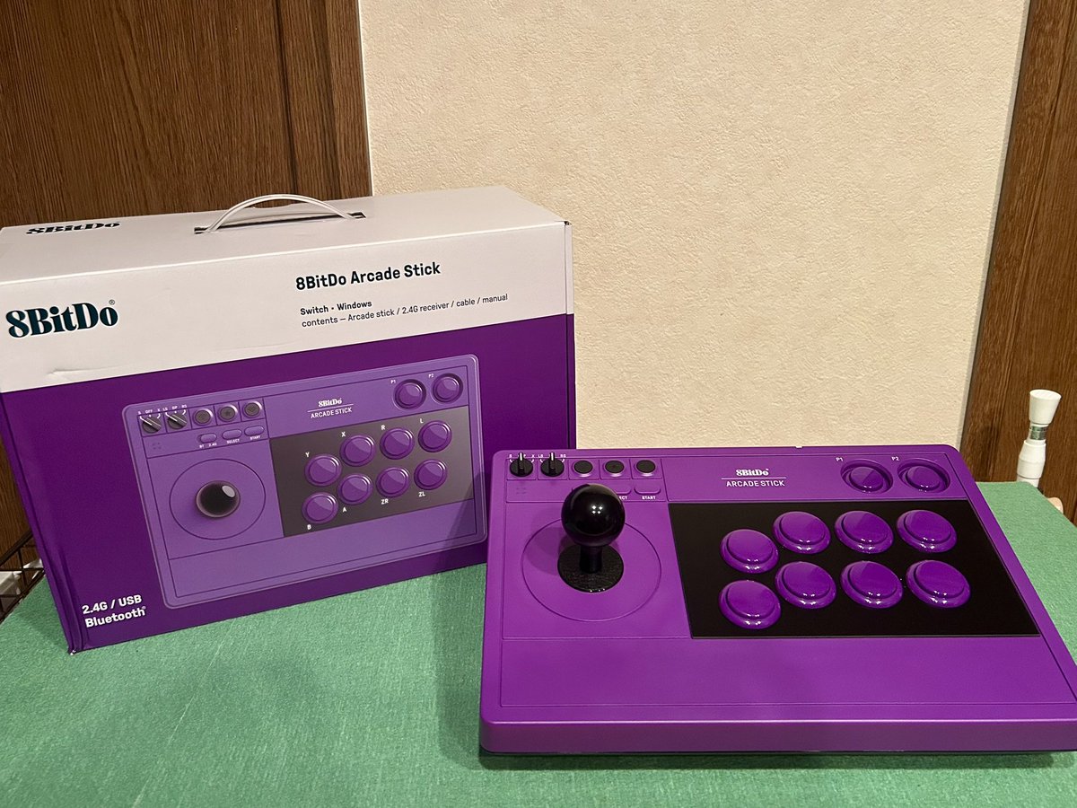 koujidkk's tweet photo. 新しいアケコン購入！🕹️
8BitDo Arcade Stick パープル色
近日中に三和 静音レバーに交換予定です♪
ボタンも交換するかも？

来月ゲーム会でF/A1面スコア大会するらしいので家練しなくちゃ
\(≧∀≦)」 https://t.co/NQX3hVw5gn