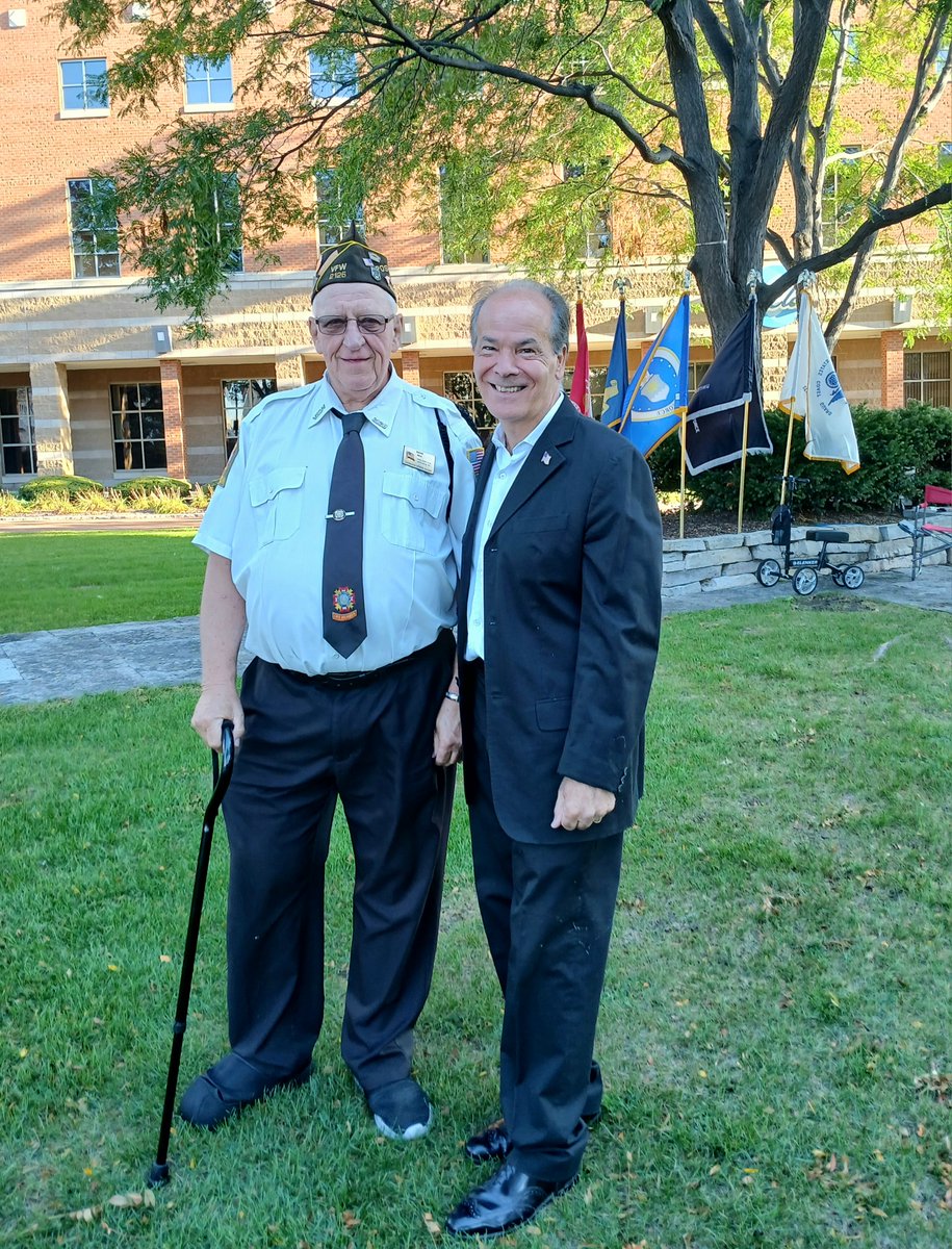 ScalaJoseph's tweet photo. Honor to join #Menasha @VFWHQ  for 9/11 #NeverForget #NeverForget911 Remembrance; sang #GodBlessAmerica , #AmericatheBeautiful , &amp; shared some first-hand Stories living in NJ.  Joined by Commander Dave Mix; &amp; my good friend, Franki Jo Moscato, who led #NationalAnthem . https://t.co/eNbwsofoa5