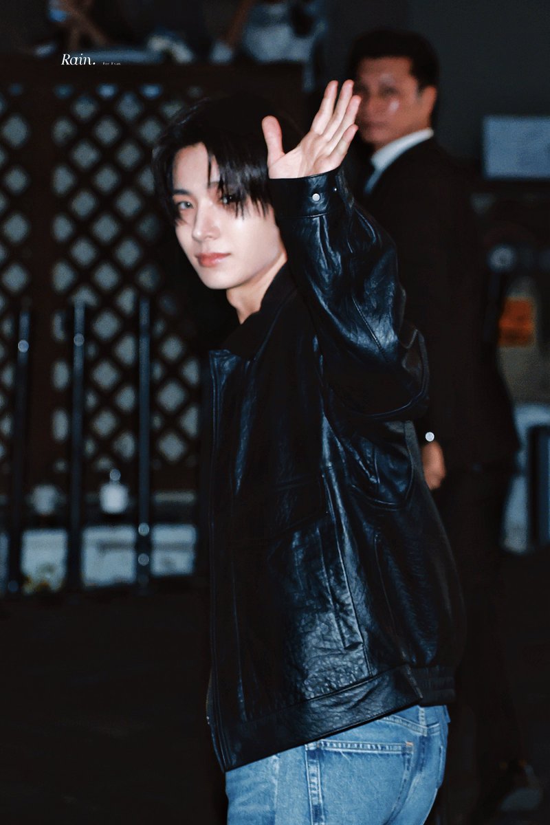 RAIN_011015's tweet photo. 260929

EVAN WITH COS
#EVANxCOS #EVAN
#에반 #HEESEUNG #희승 #ヒスン https://t.co/bj2UGVct3T