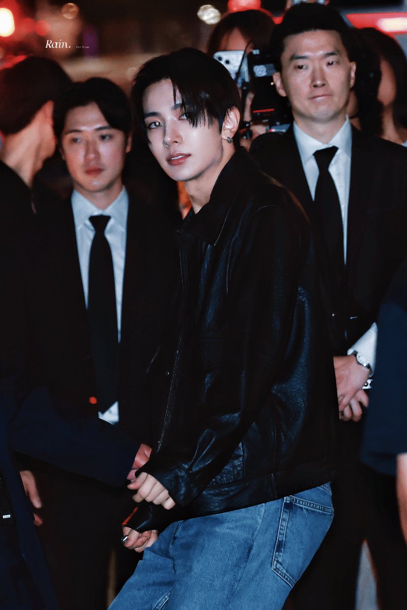 RAIN_011015's tweet photo. 260929

EVAN WITH COS
#EVANxCOS #EVAN
#에반 #HEESEUNG #희승 #ヒスン https://t.co/bj2UGVct3T