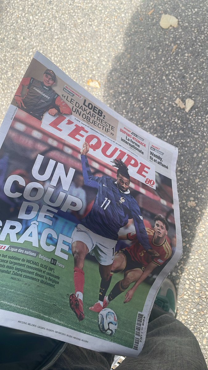 blosomll's tweet photo. je suis dans la France à Olise !! https://t.co/6XCJoanKyr