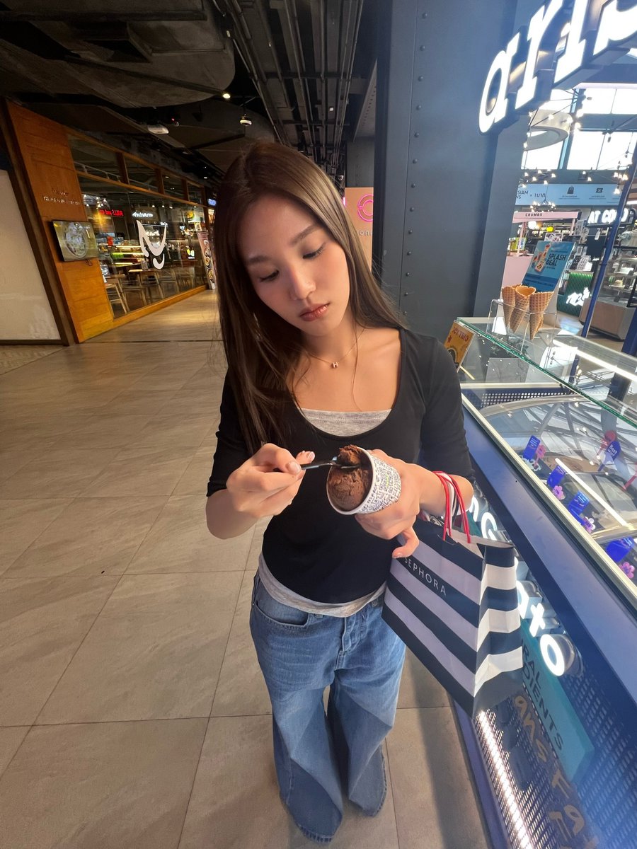 ZEIIK_Ss's tweet photo. บอนนี่โคตรจะวัสดุแฟนสาวอะ https://t.co/FPwfk5jWZw