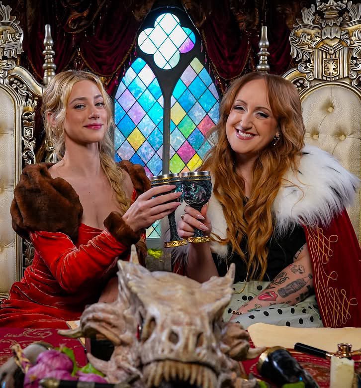 123lili234's tweet photo. Lili Reinhart on Royal Court https://t.co/QFRIo7jidg