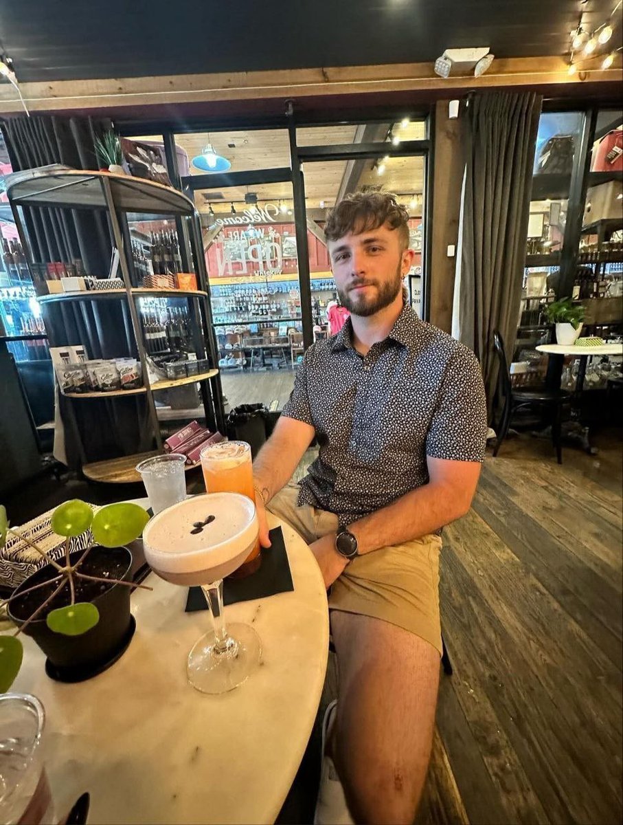 Emada58134's tweet photo. Expose this “straight boy” and his hot friend Paul
His TG is @Mmmyes2020
#Straightbaited #straightfriends #nudes #naked https://t.co/b0Lg2dfNro