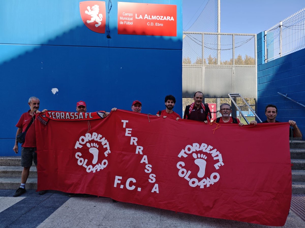 TorrenteColorao's tweet photo. El passat dissabte uns quants valents de la nostra penya van acompanyar al @TerrassaFC en el desplaçament al camp de l’Ebro i van patir el mal arbitratge en la derrota per 1-0… Seguim 💪🏻💪🏻💪🏻 https://t.co/XzVvUiuR4b