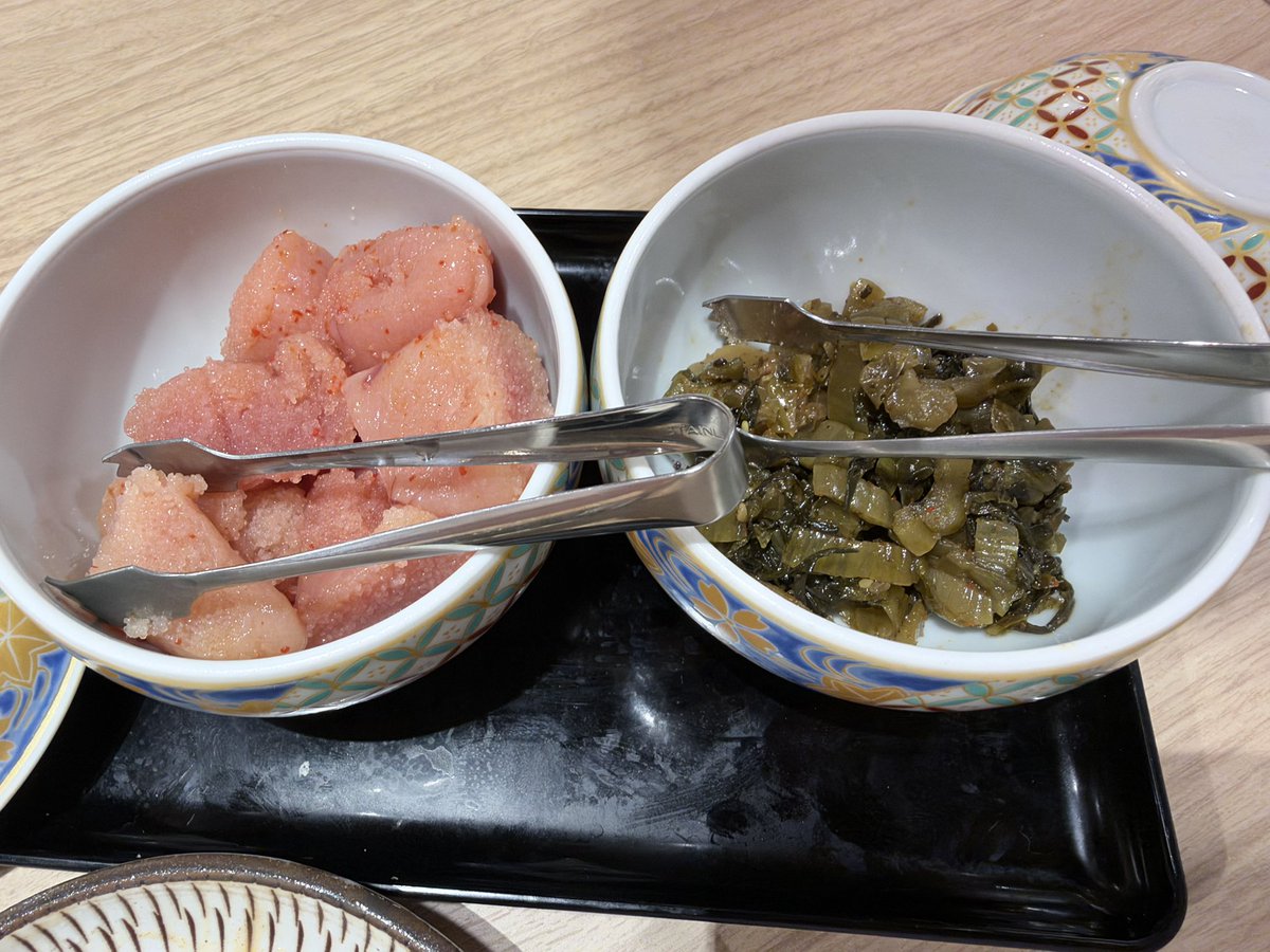 chami444's tweet photo. ヨドバシ梅田？リンクス梅田？の8階にオープンした「やまや食堂」へ行って、明太子食べ放題してきた😋😋😋

ふっくら大きな明太子2腹分は食べた🤭
明太子はもちろん、高菜も昆布もおだしもおかわり自由でもっともっと食べたかったけど胃袋限界❣️

お得で美味しすぎたー😍❣️ https://t.co/Wps2VXkcGD
