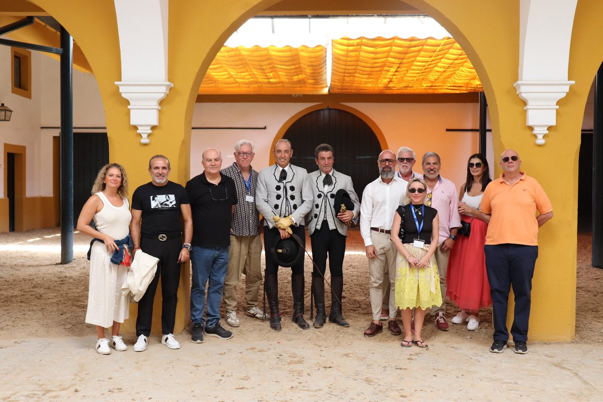 RealEscuela's tweet photo. 🔊🔊una Delegación de periodistas y prescriptores gastronómicos nacionales, han visitado hoy la Real Escuela con motivo del evento 👉🏻‘Esencia’ que tendrá lugar esta noche en las instalaciones de la fundación. https://t.co/3SJDEQ1R1L
