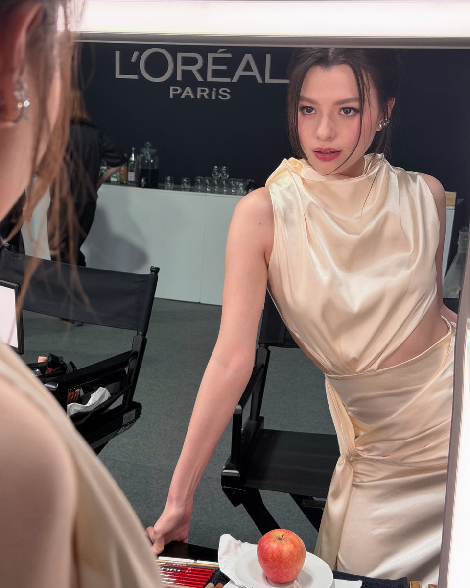 itsbecfreen_'s tweet photo. SHE'S SO STUNNINGGGGG 

REBECCA LE DEFILE LOREAL PARIS26
#LeDefileLOrealParis2026xBecky
#beckysangels https://t.co/Ul4YJ4dld5