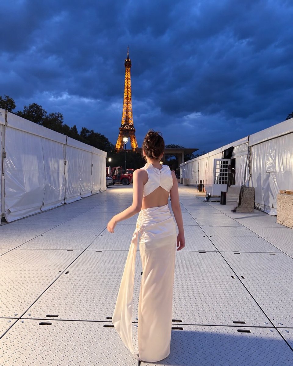 itsbecfreen_'s tweet photo. SHE'S SO STUNNINGGGGG 

REBECCA LE DEFILE LOREAL PARIS26
#LeDefileLOrealParis2026xBecky
#beckysangels https://t.co/Ul4YJ4dld5