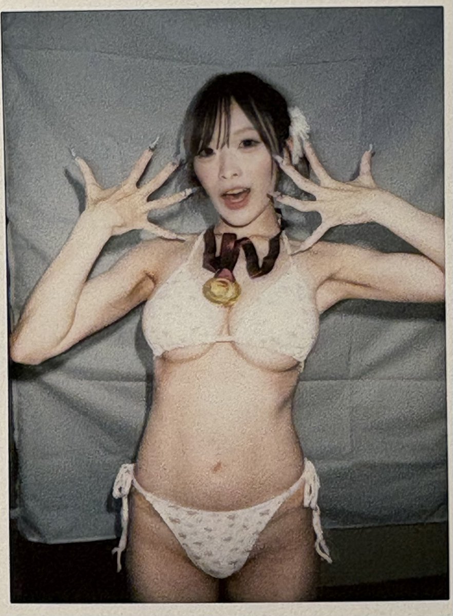 akira_20010525's tweet photo. 9/29の近代麻雀水着祭👙
琥珀るい🤍さんの三部のチェキです😊
完売できて良かった✌️
貴女♡が一番🎖️です😍🤍
@RUI_RIFFBABYZ
#琥珀るい
#るいと星つくろ
#東京サマーランド
#いかなきゃキンマー
#近代麻雀水着祭2026 https://t.co/LZlD5h3la6