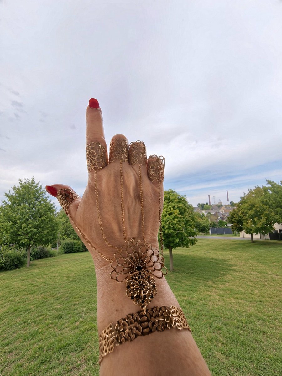 Goddess_de_sun's tweet photo. "L" wie Looser.
Fühlst auch DU dich angesprochen?
Das dachte ich mir.
Schreibe mir eine DM. 
https://t.co/T2UwHuy3FG #Geldsklave #HATM https://t.co/PbhsXVU2VY