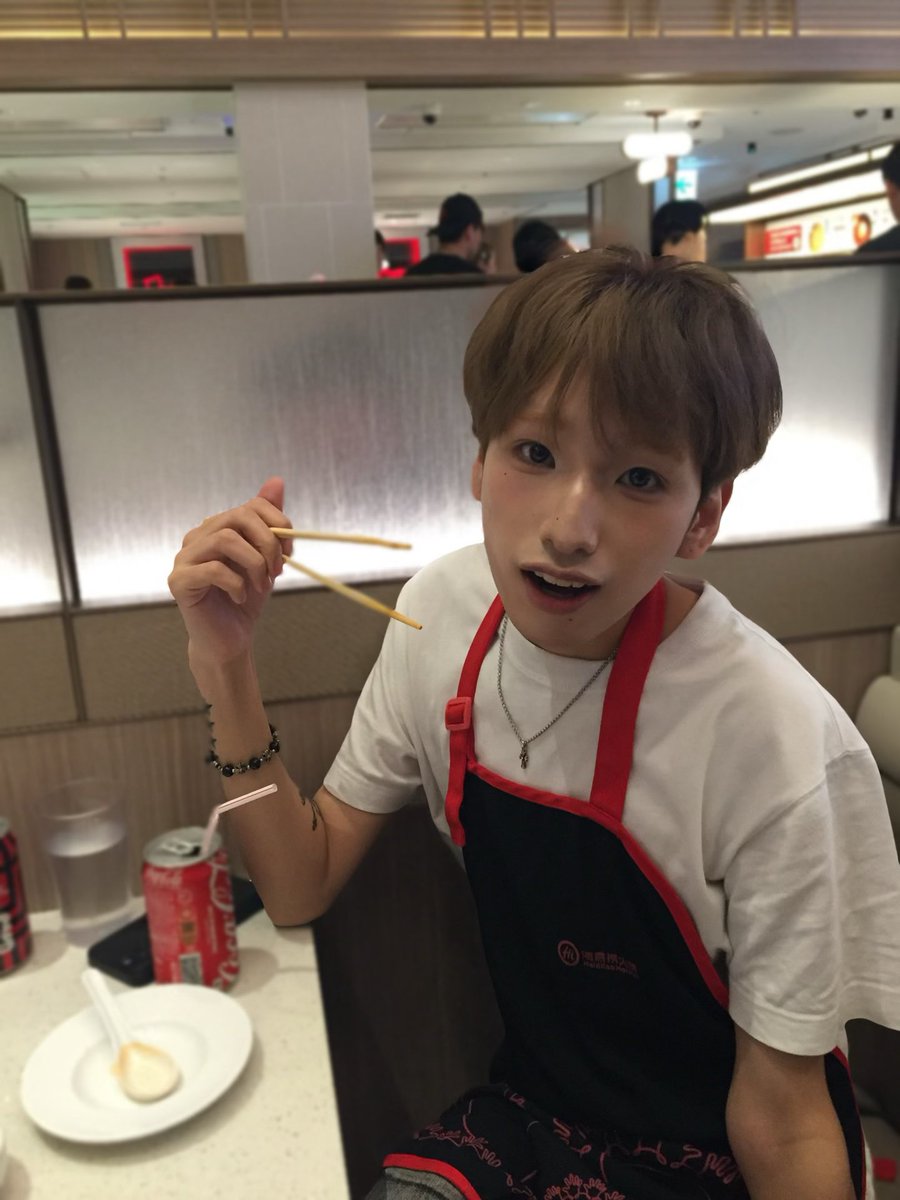 Sena__crownA's tweet photo. アイコンは火鍋言った時の〜 https://t.co/8jnQE1quEm