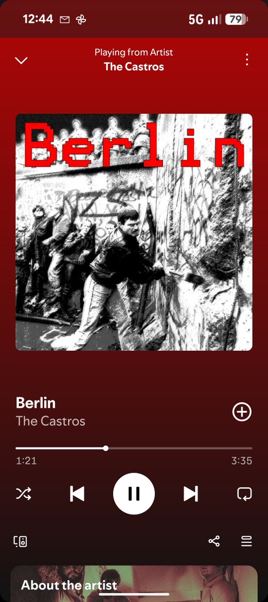 Riddo_74's tweet photo. The two songs still stuck in my head from Friday &amp; Saturday's gigs.
@MonzaExpress Lady Belle &amp; @TheCastros_____ Berlin 👌🏻
And seeing the look on Brad's face when the crowd sang the chorus to Berlin, class. https://t.co/MVUUpwIXXm