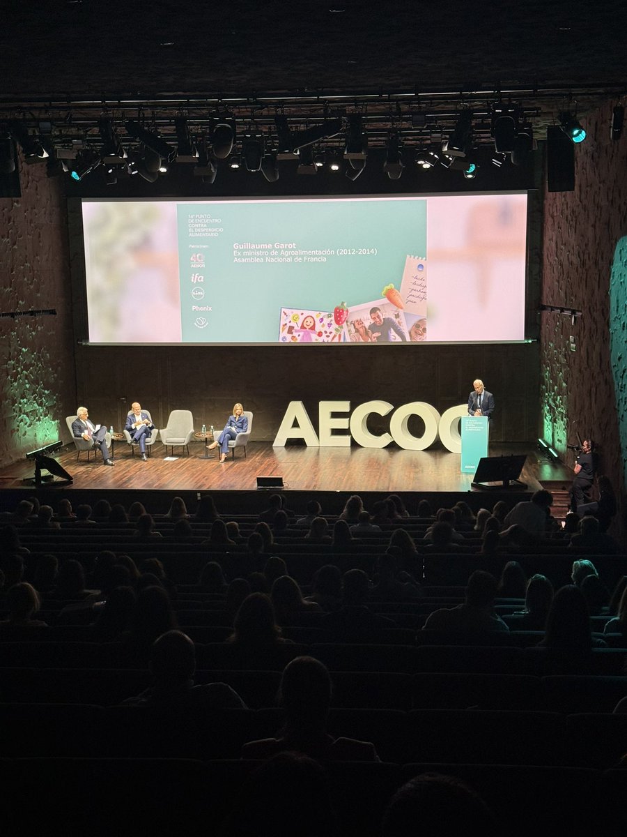 guillaumegarot's tweet photo. Ce matin à Madrid pour présenter devant les acteurs espagnols de l’anti-gaspillage alimentaire notre loi française de 2016.  
🇪🇺Ensemble, européens de tous pays, partager nos actions pour faire reculer ce fléau économique, écologique, éthique. 
Produire pour jeter : un non-sens. https://t.co/w0tvf5jEpU
