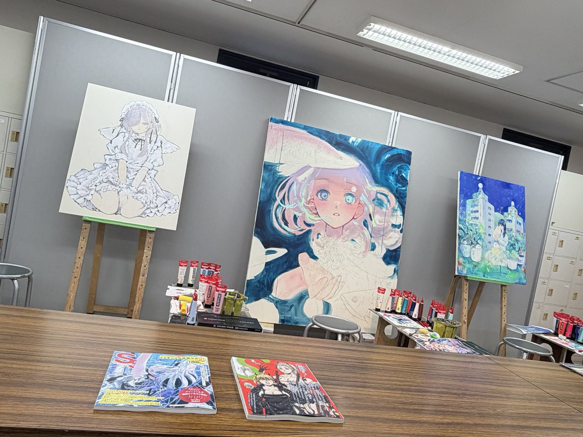 aoi_azisai's tweet photo. 3名の作家さんによるライブドローイングを見てきました ~!
飛行機の関係で完成まで見れなかったのが無念でしたが、貴重なお話に貴重なお手元に…!目も耳も忙しく、とてもとても楽しいイベントでした…!!!
目の前でどんどん絵ができていく様、本当に楽しい体験でした…!
#ARTdecoration https://t.co/2sT7z3pn3r