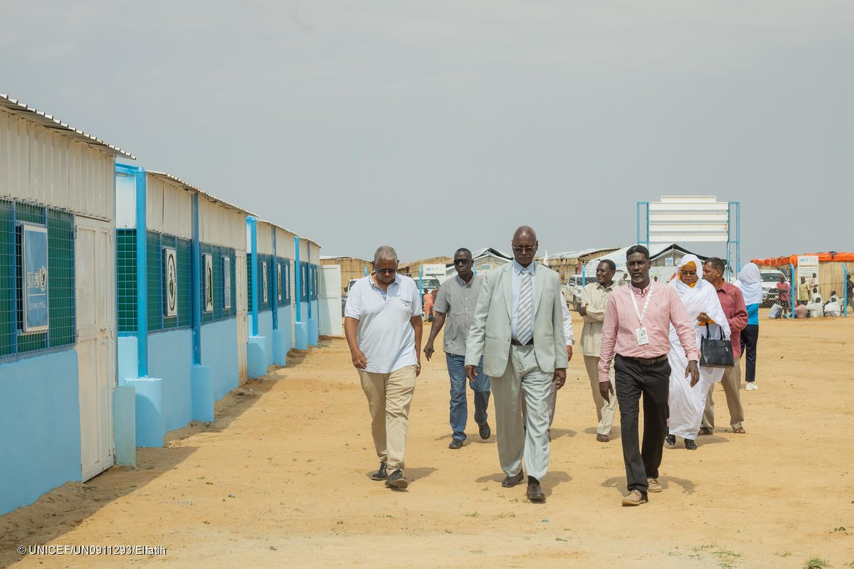 UNICEFSudan's tweet photo. 9 classrooms.
900 children.
900 possibilities.

In Kosti, White Nile State, @UNICEF has built nine new classrooms through the Accelerated Learning Programme. Nearly 900 displaced children now have the chance to return to education. 

#ForEveryChild, Education https://t.co/A1Z3y3druz