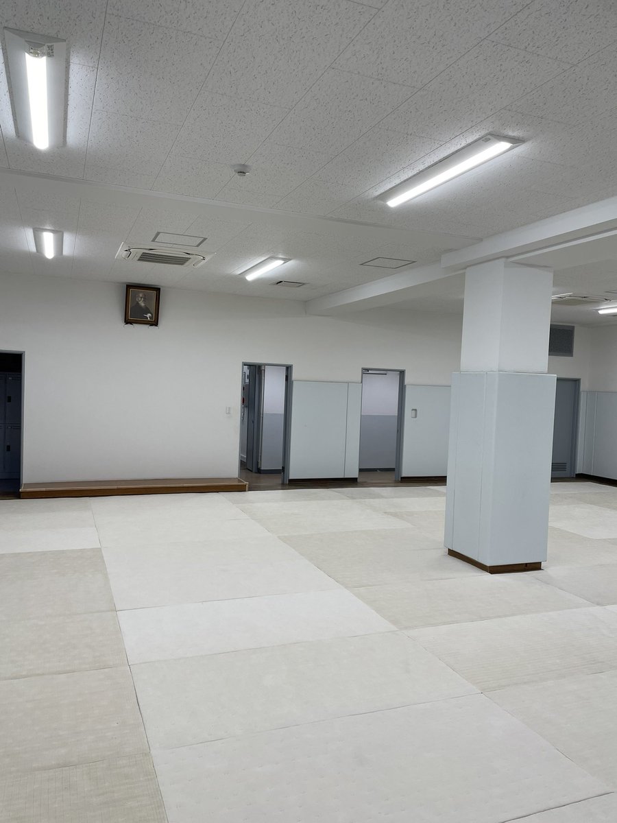 aikichazen's tweet photo. 【9/29の合気道稽古メモ】
① 今日の技
正面打一〜四教・入り身投げ・小手返し／片手取り四方投げ

② 気づき・身体感覚
低い位置で崩す体捌きと、呼吸のリズムで繋ぐ抑え技を体感

③ 今日の課題
相手を低く崩し、その流れを切らず入り身投げへ繋げる

#合気道 #稽古記録 #身体知 https://t.co/WncCRd3I39