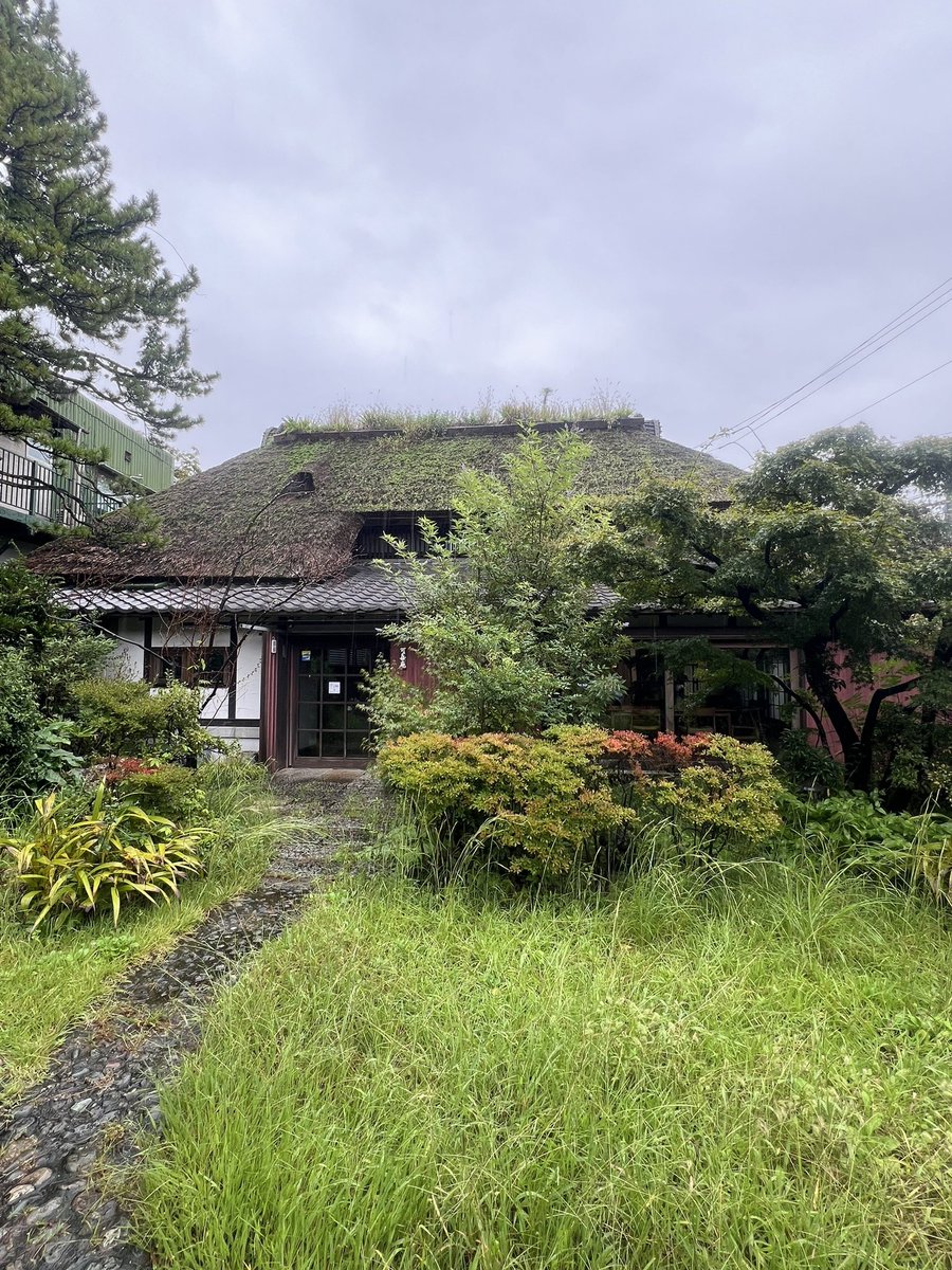 masakingngn's tweet photo. 築160年の古民家「可喜庵」で響く
尺八三重奏『風の祈り。』

10/24(sat)
昼の宴 13:30開演 / 夕の宴 16:30開演
🎫4,500円

会場近くの鶴川香山園内にある古民家レストラン「桜梅桃李」では、彩豊かなランチも楽しめるそうです。
詳細・申込はQRまたはHPをご覧ください👀 https://t.co/zFnLAQeEOk