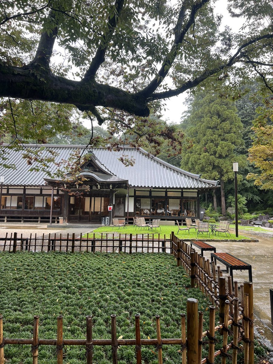masakingngn's tweet photo. 築160年の古民家「可喜庵」で響く
尺八三重奏『風の祈り。』

10/24(sat)
昼の宴 13:30開演 / 夕の宴 16:30開演
🎫4,500円

会場近くの鶴川香山園内にある古民家レストラン「桜梅桃李」では、彩豊かなランチも楽しめるそうです。
詳細・申込はQRまたはHPをご覧ください👀 https://t.co/zFnLAQeEOk
