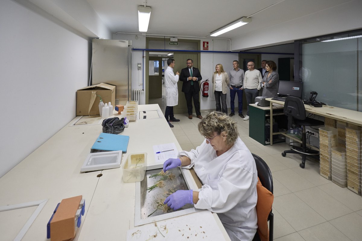 noticiasgob_na's tweet photo. Navarra contará con un Laboratorio Agroalimentario y toxicológico forense renovado y adaptado a las nuevas necesidades

@NASERTIC 

🔗 Info: https://t.co/AiZOc2YypW https://t.co/JjKXbMtBXx