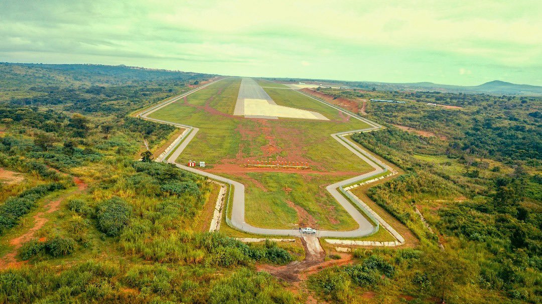 tourism_club's tweet photo. Kabalega International Airport welcomed it's first passengers on the 27th September 2026 with the Libyan national team being among the first arrivals. This opens a faster way into the Albertine region and Western Uganda at large
#Ugandaairlines #FUFA #visituganda https://t.co/b9Sq4XWvwK