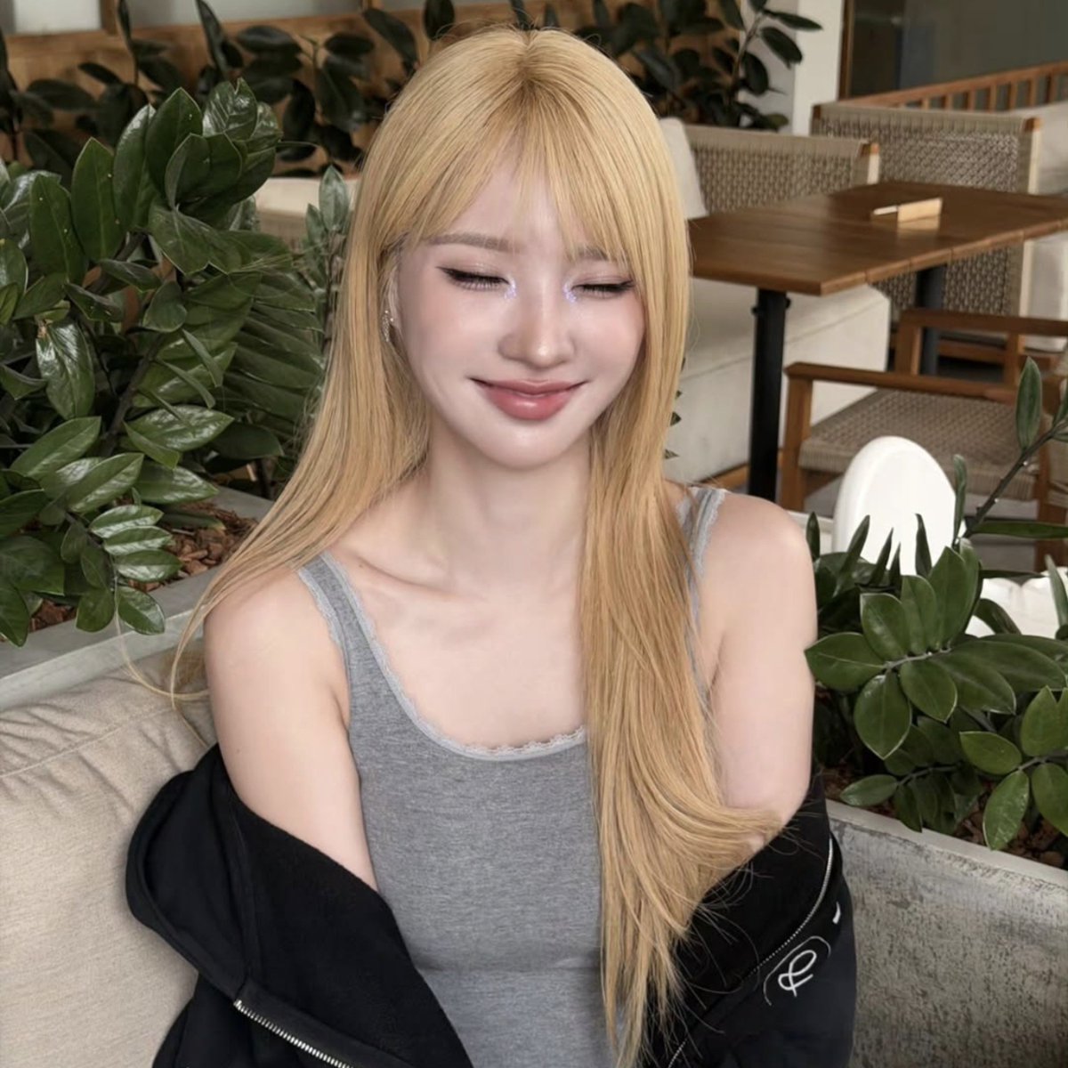 Janhae's tweet photo. 😶‍🌫️🦋✨️ https://t.co/g4ByTn2JVf
