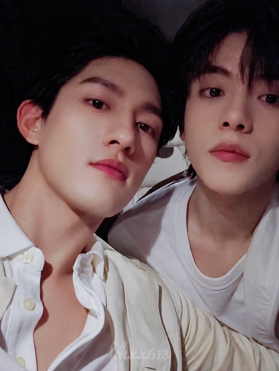 kkxx613's tweet photo. สยบข่าวเตียงหัก.. 
ใครฝาดมา พ่อพร้อมฝาดกลับล่ะ 😌🤭
#AydenSng #LyuSitong #Aylio #政瞳 https://t.co/ifSb45excd