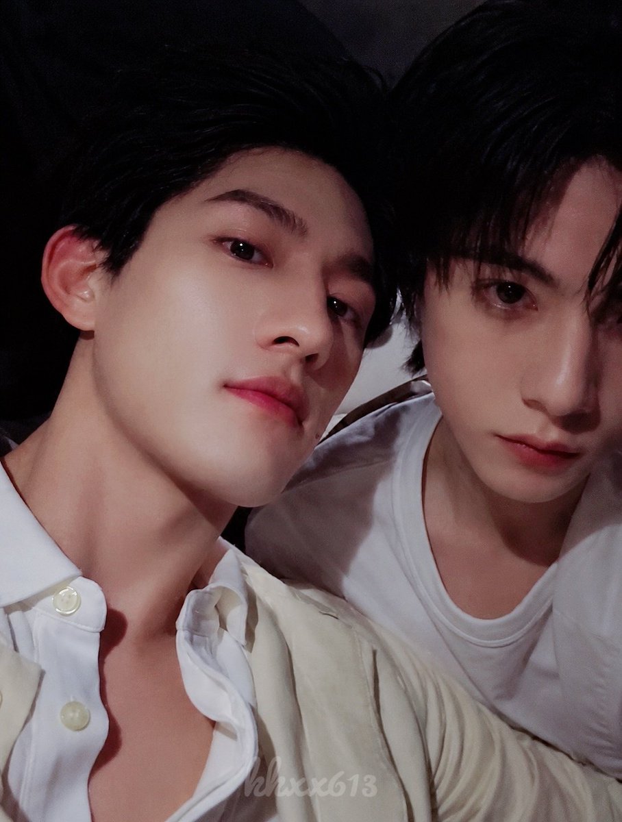 kkxx613's tweet photo. สยบข่าวเตียงหัก.. 
ใครฝาดมา พ่อพร้อมฝาดกลับล่ะ 😌🤭
#AydenSng #LyuSitong #Aylio #政瞳 https://t.co/ifSb45excd