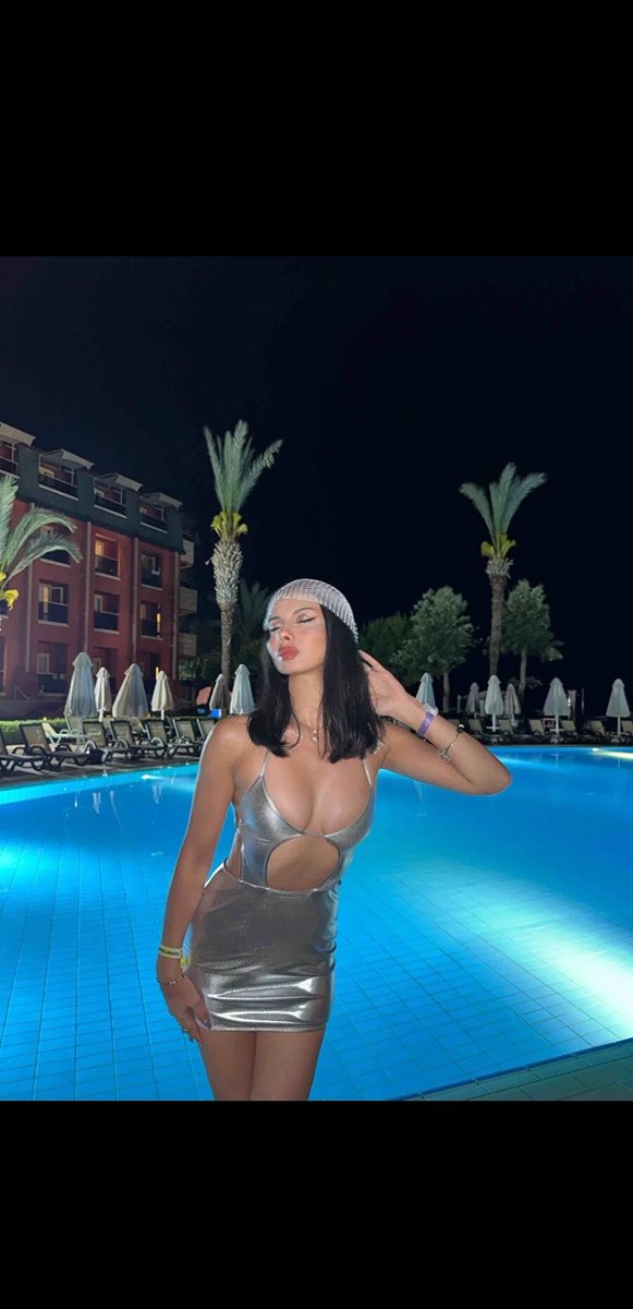 yorummdelisi's tweet photo. Hanımefendi vücudunun hakkını vermiş değil mi aşkolar 😂🔥 https://t.co/CqqqeeUXqw